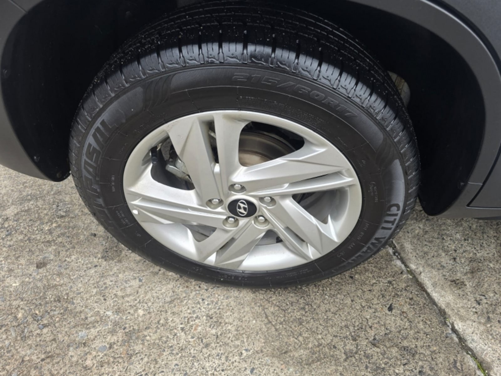 Hyundai CRETA 1.5 SU2I PLUS MT 2024 - Imagen 9 de 13