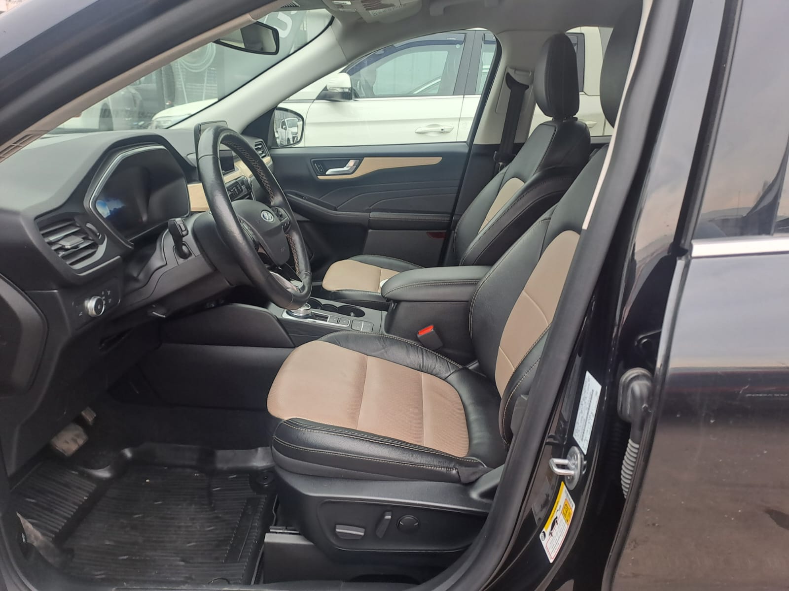 Ford ESCAPE 4X4 2.0 AT 2022 - Imagen 5 de 6