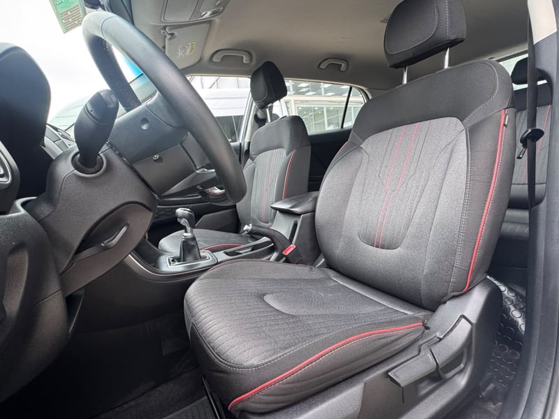 Hyundai CRETA 1.5 SU2I PLUS MT 2023 - Imagen 10 de 11