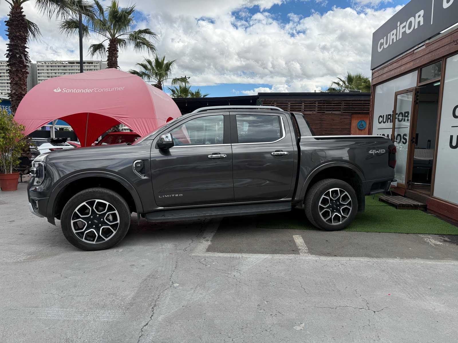 Ford RANGER 3.0 LIMITED AT 4X4 DIESEL 2025 - Foto 4 de 17