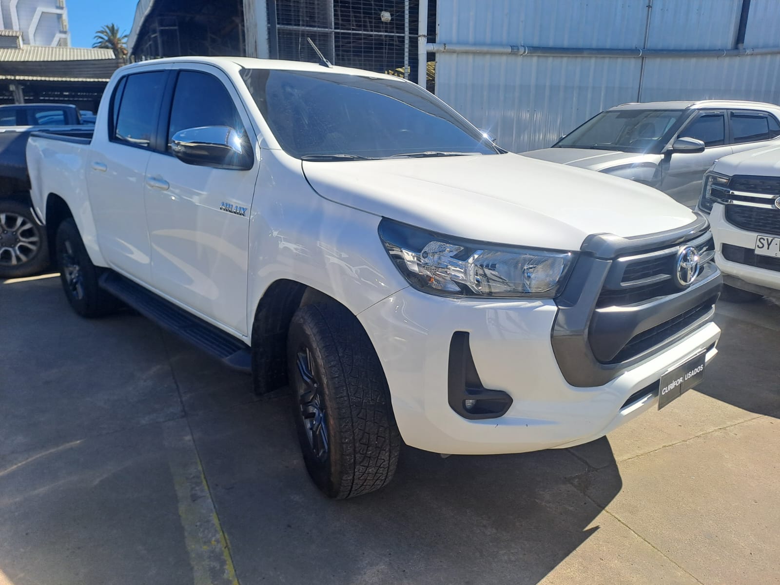 Toyota HILUX 2.4 SR MT 4X2 DIESEL 2024 - Foto 3 de 9