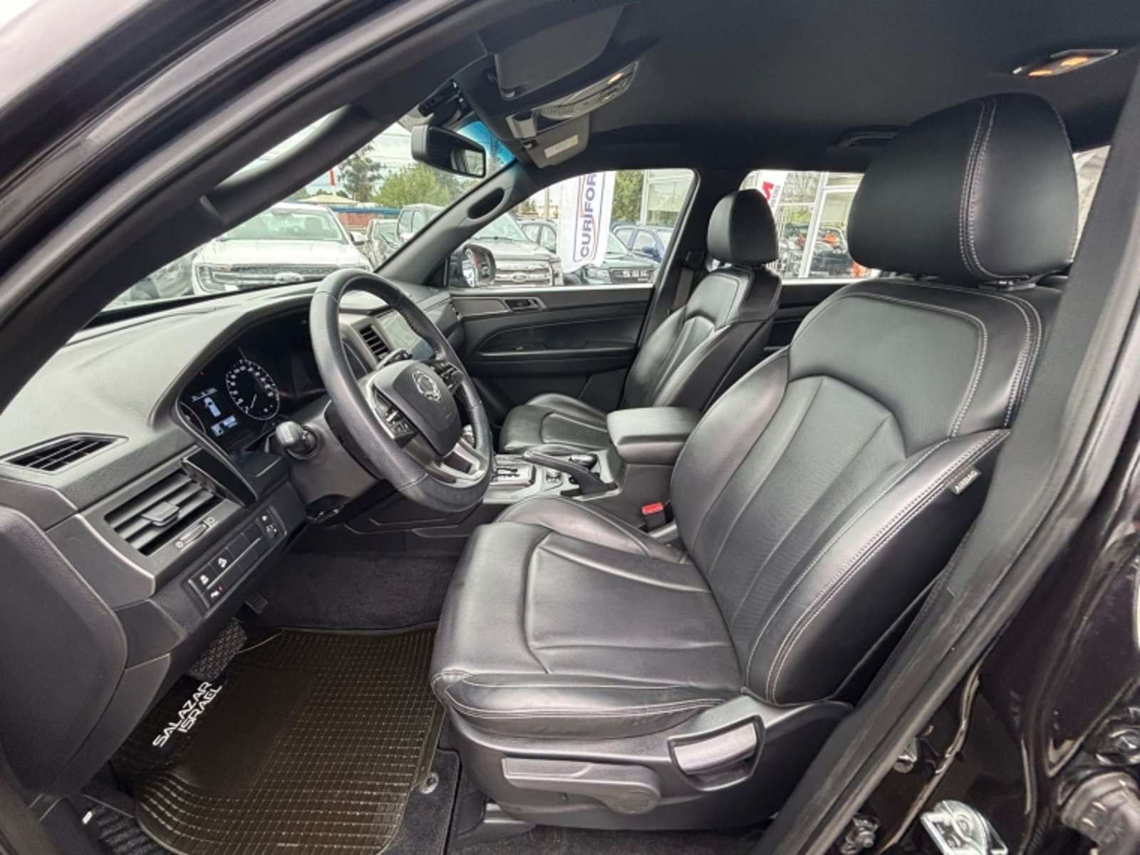 SSANGYONG MUSSO 2.2 LIMITED PLUS 4X4 DIESEL AT 2024 - Imagen 12 de 18
