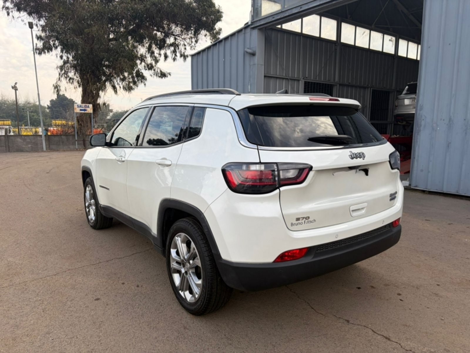 Jeep COMPASS LONGITUDE 1.3 AUT 2022 - Foto 3 de 10