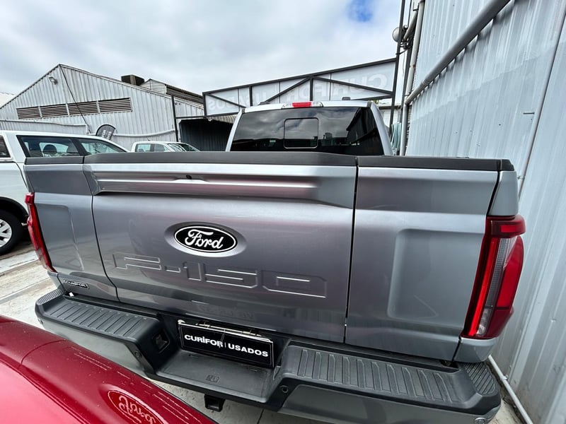 Ford F-150 LARIAT BLACK 4X4 5.0 AUT 2025 - Imagen 3 de 4