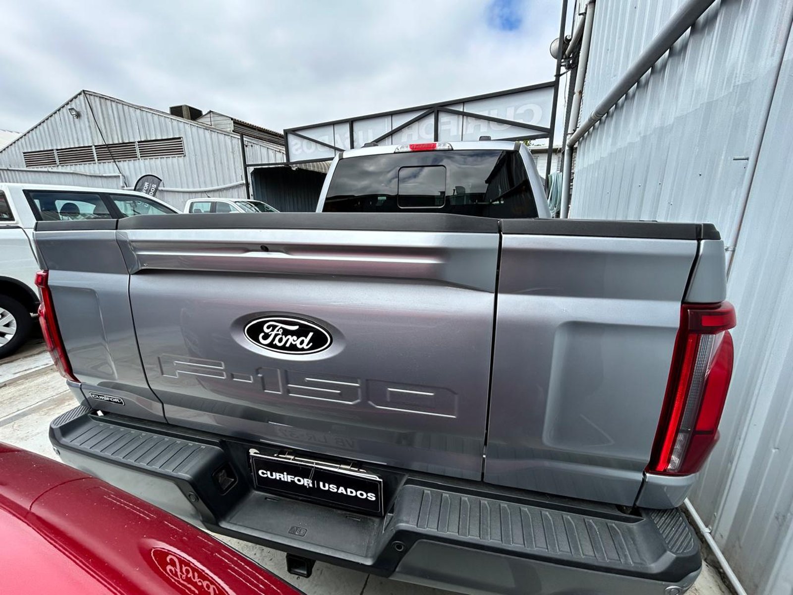 Ford F-150 LARIAT BLACK 4X4 5.0 AUT 2025 - Foto 3 de 4
