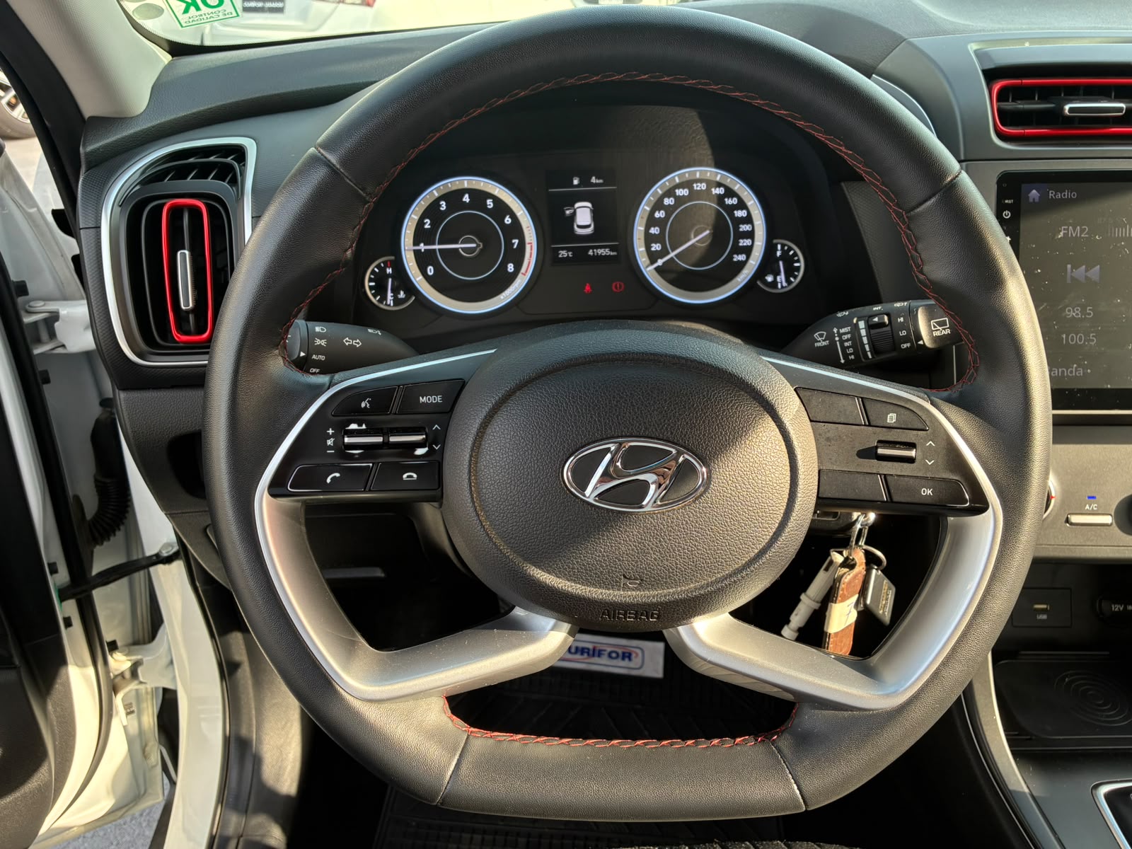 Hyundai CRETA 1.5 SU2I PLUS MT 2023 - Foto 4 de 6