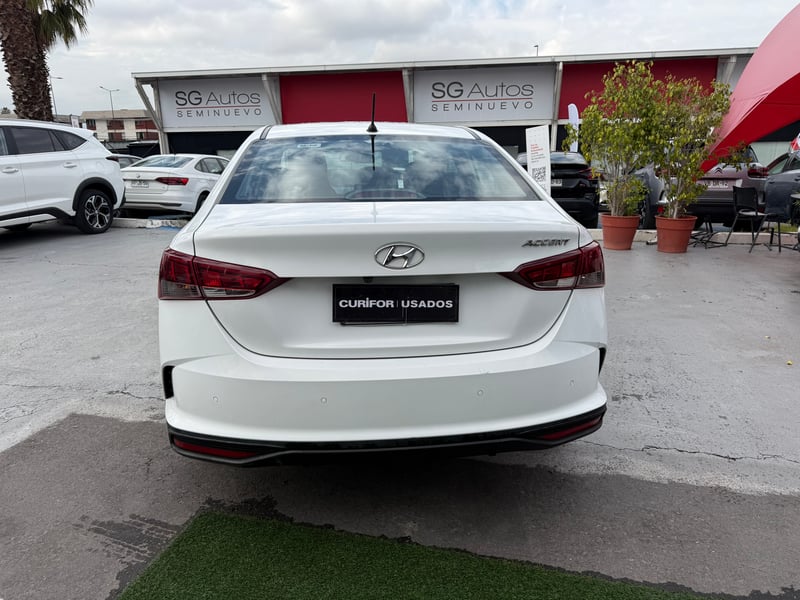 Hyundai ACCENT 1.4 HCI PLUS MT 2023 - Imagen 6 de 15