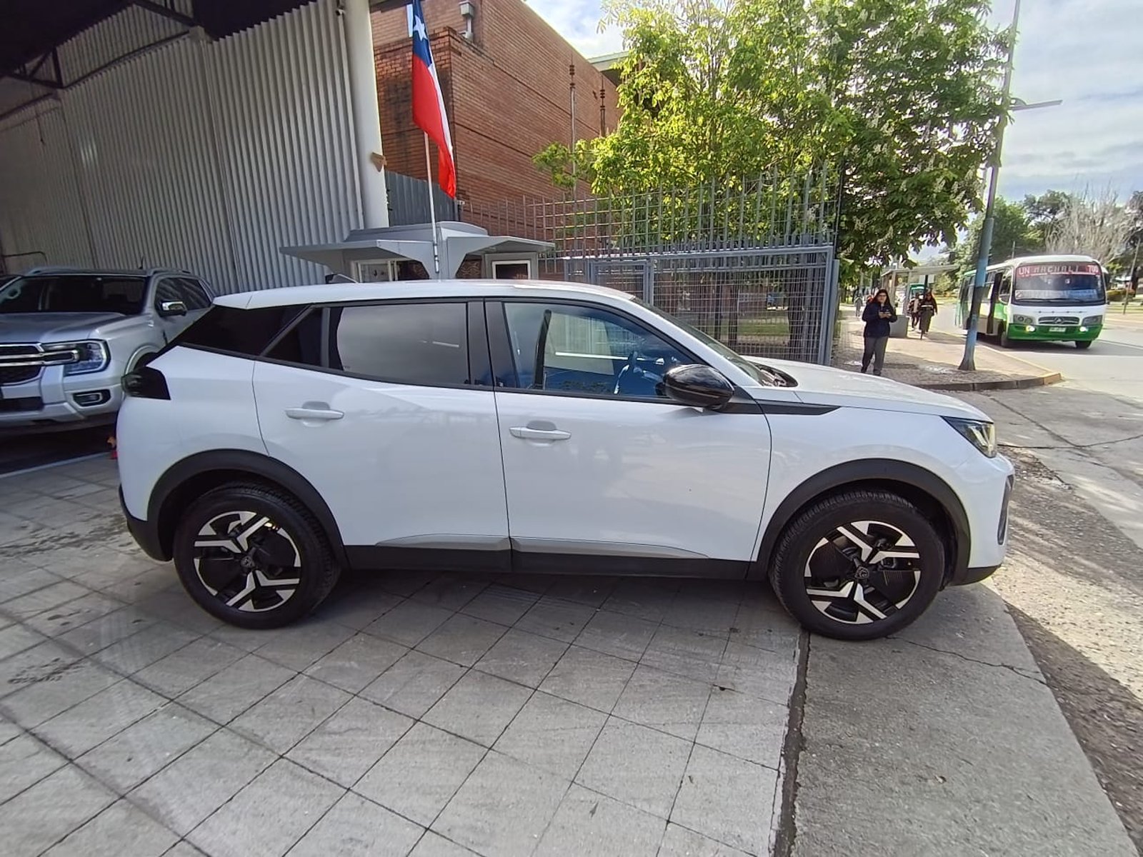 Peugeot 2008 1.2 STYLE MHEV 136 AT HIBRIDO 2026 - Foto 4 de 15