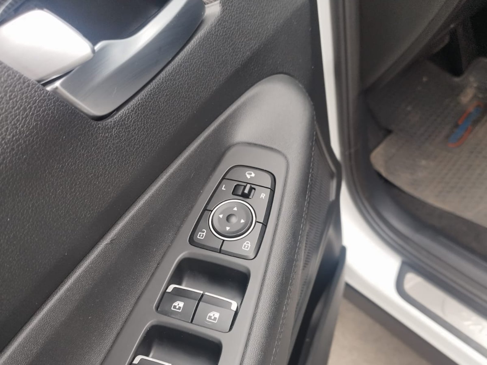 Hyundai SANTA FE 2.5 MX5 MPI PLUS AT 2024 - Foto 5 de 6