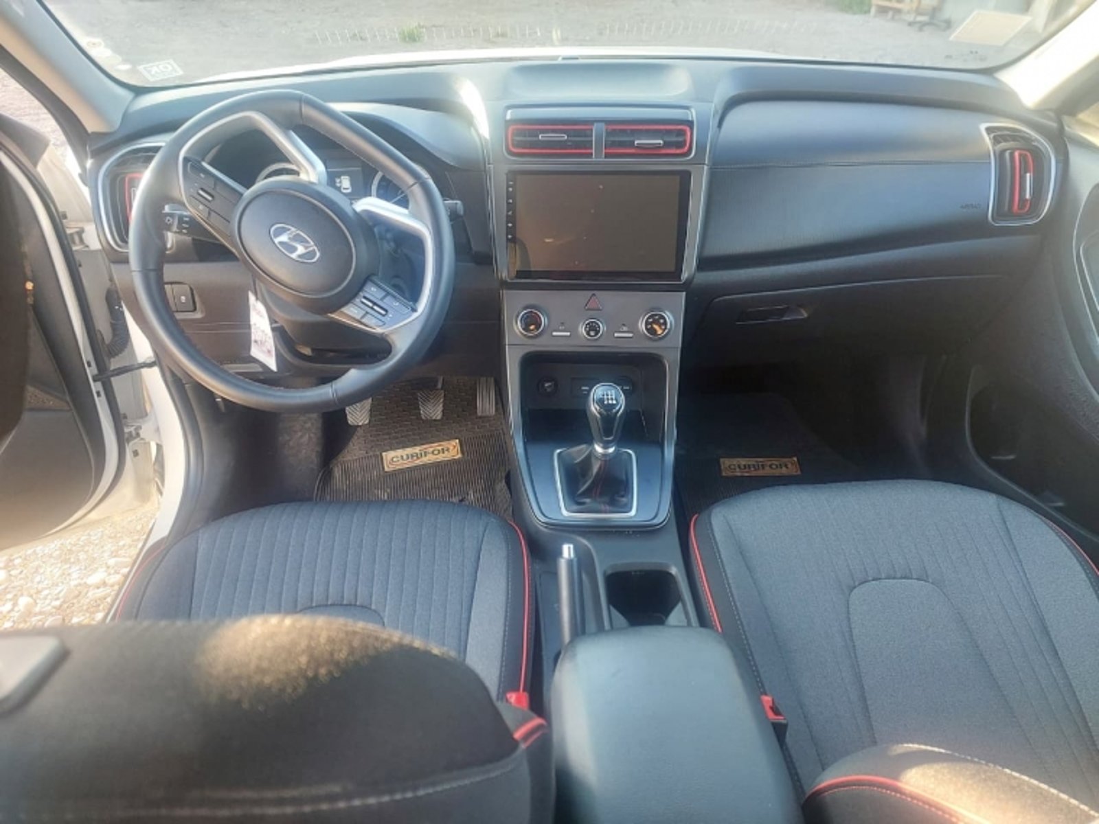 HYUNDAI CRETA 1.5 SU2I PLUS MT 2023 - Imagen 8 de 13