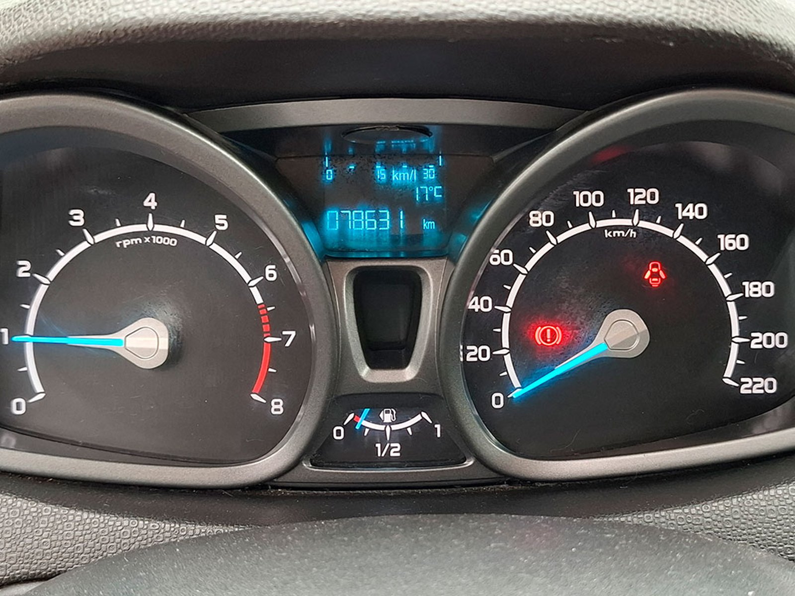 Ford ECOSPORT 1.6L S 2017 - Imagen 14 de 20