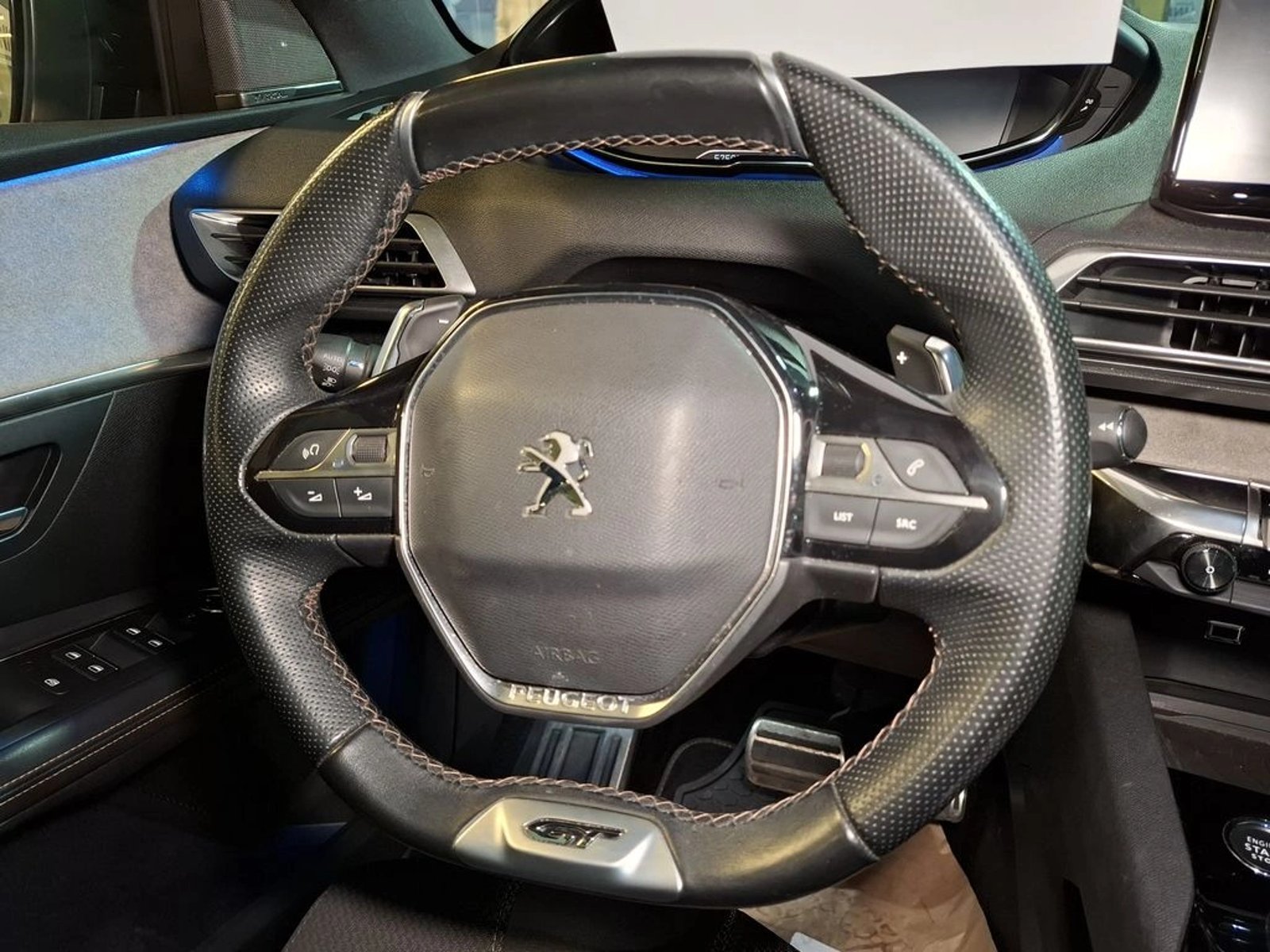 Peugeot 3008 1.6 ALLURE PACK THP 4X2 165 EAT6 5P 2022 - Imagen 13 de 20