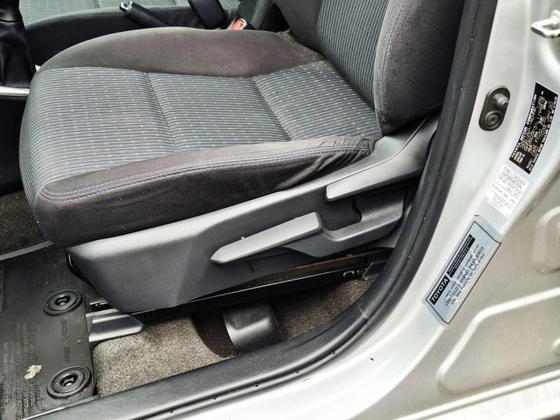 Toyota YARIS SEDAN 1.5 2021 - Imagen 13 de 20