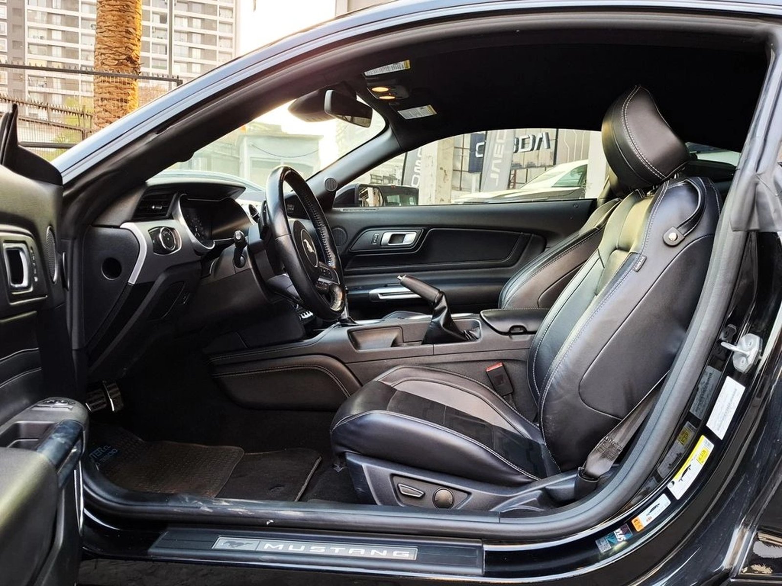 FORD MUSTANG 5.0 2023 - Imagen 14 de 20