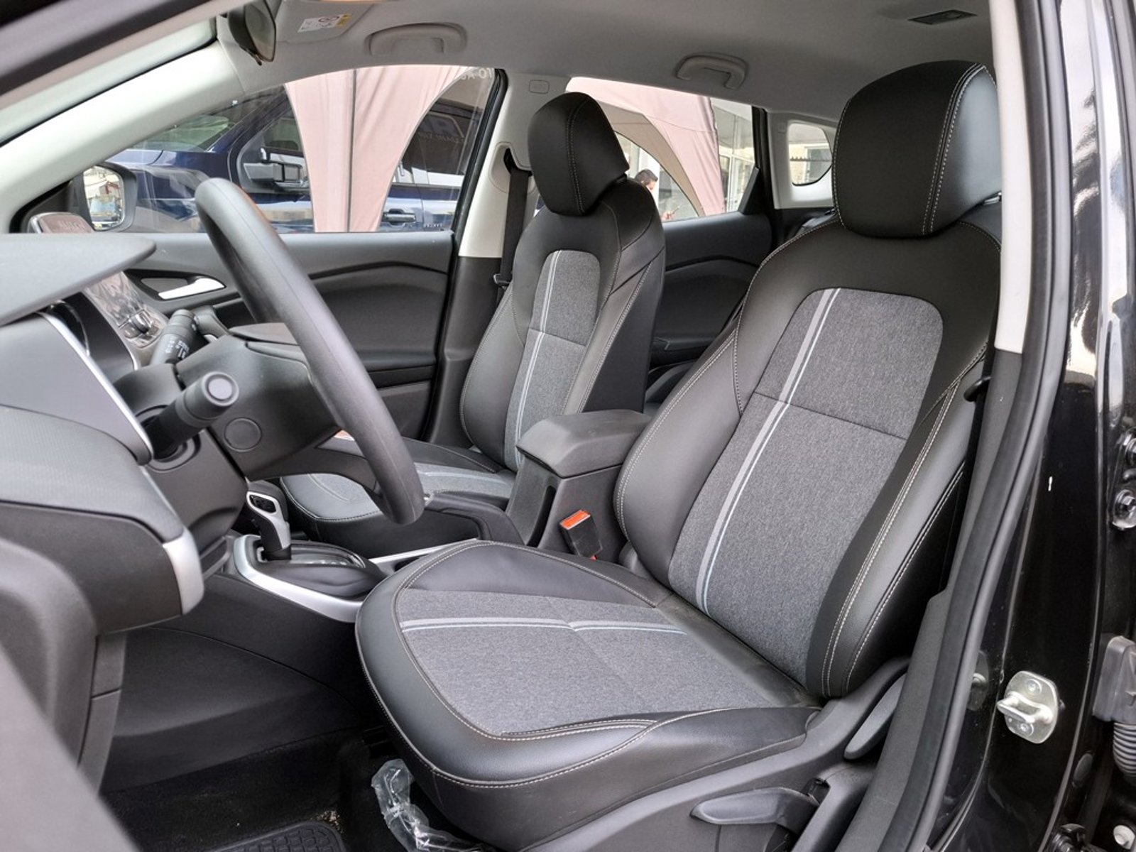 CHEVROLET TRACKER 1.2T AUT 2025 - Imagen 14 de 20