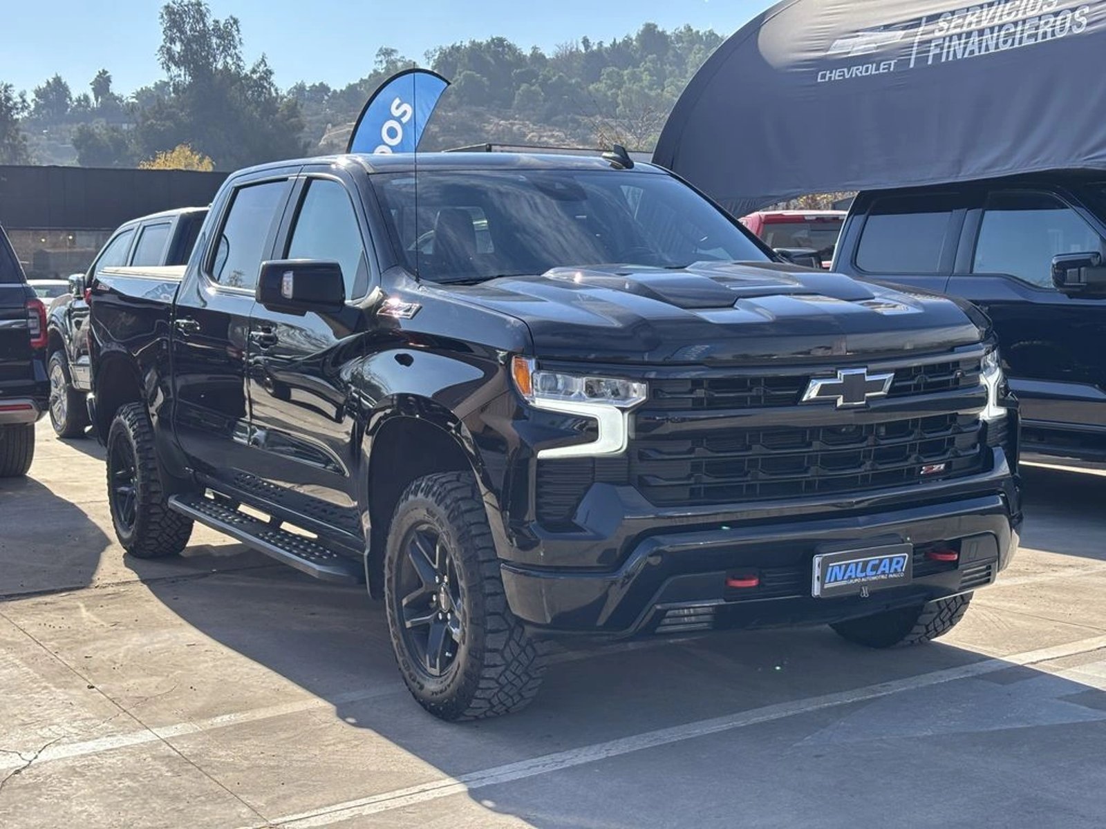 Chevrolet SILVERADO 5.3 LT TRAIL BOSS Z71 4X4 AT 4P 2023 - Foto 3 de 20