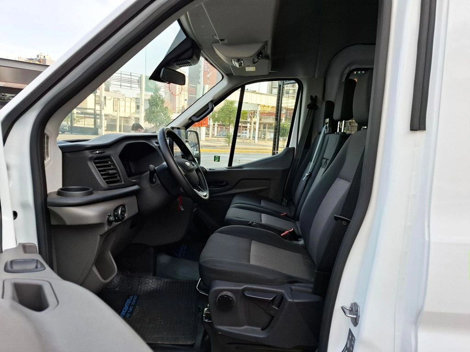 FORD TRANSIT 2.0 2026 - Imagen 13 de 20