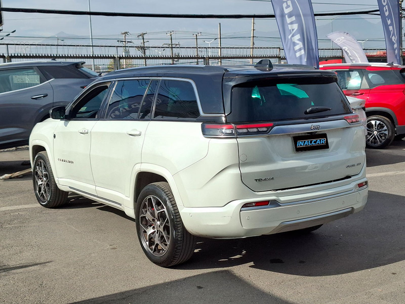 JEEP COMMANDER 2.0T OVERLAND 2023 - Imagen 7 de 20