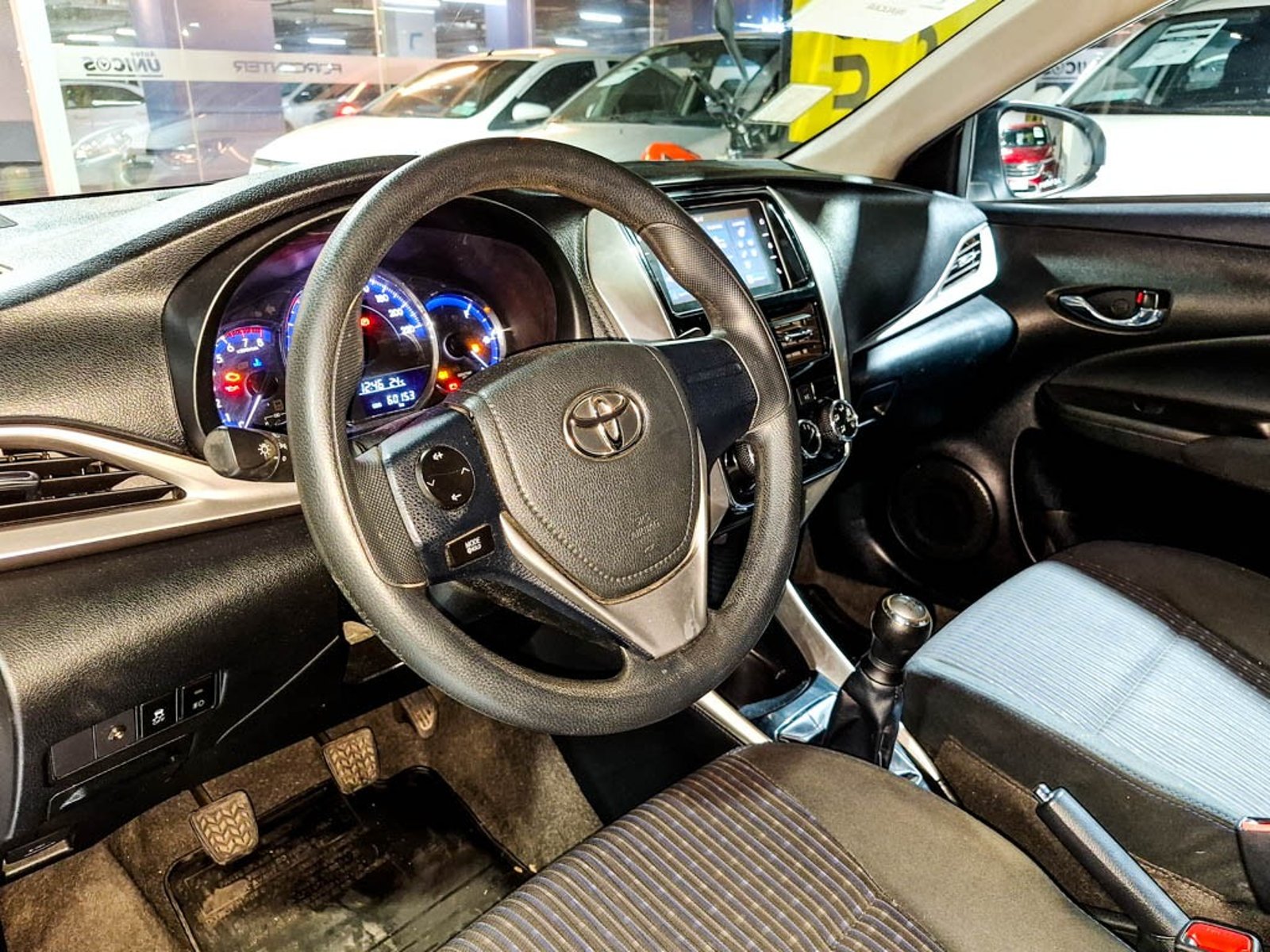 TOYOTA YARIS SEDAN OTTO 1.5 2021 - Imagen 8 de 14