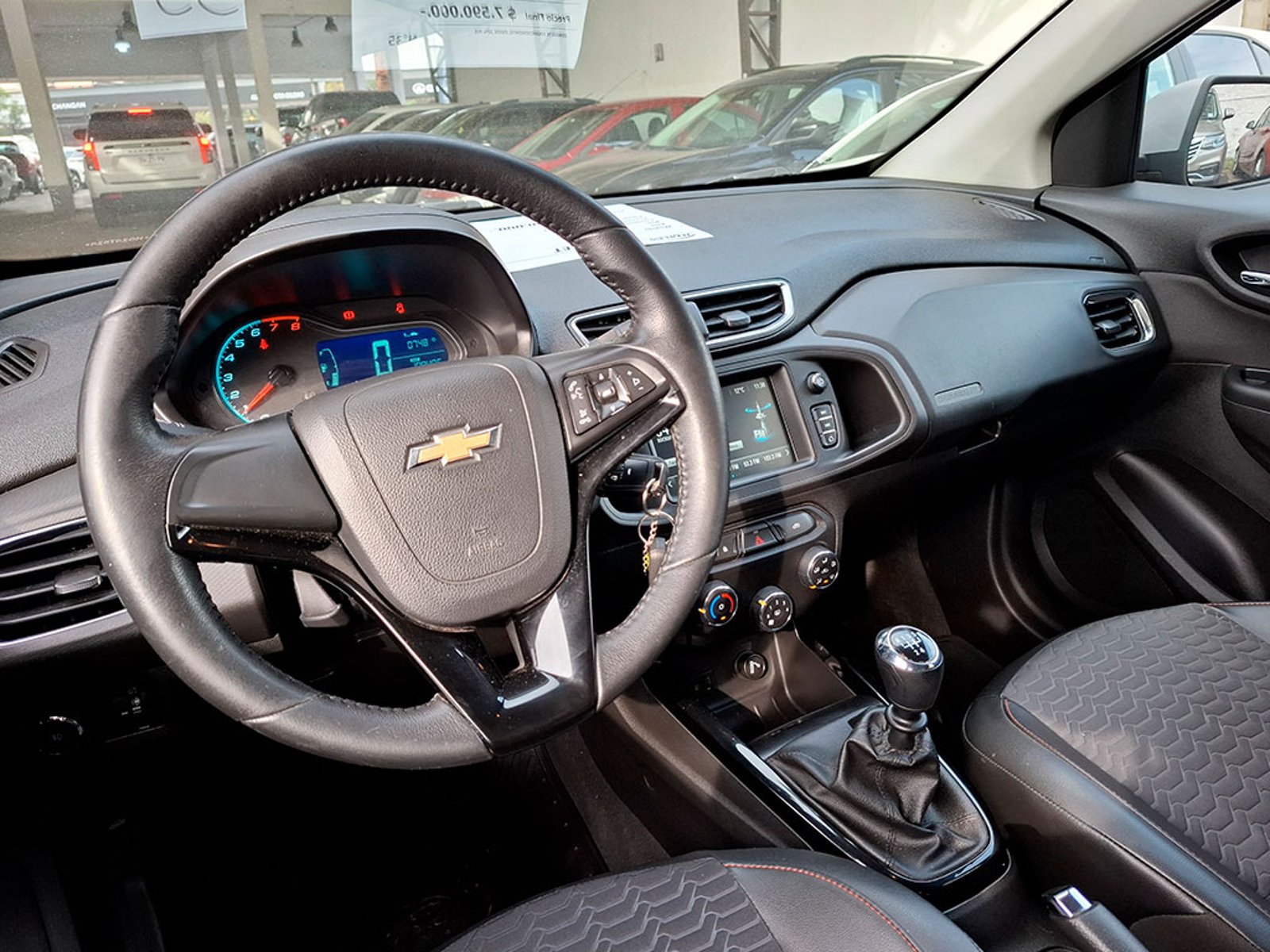 CHEVROLET ONIX LTZ 1.4 2018 - Imagen 13 de 20