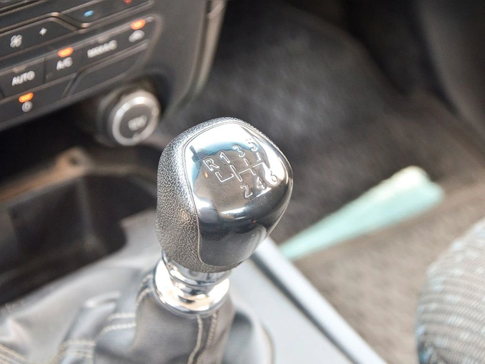 FORD RANGER XLT 4X4 3.2 2022 - Imagen 15 de 20