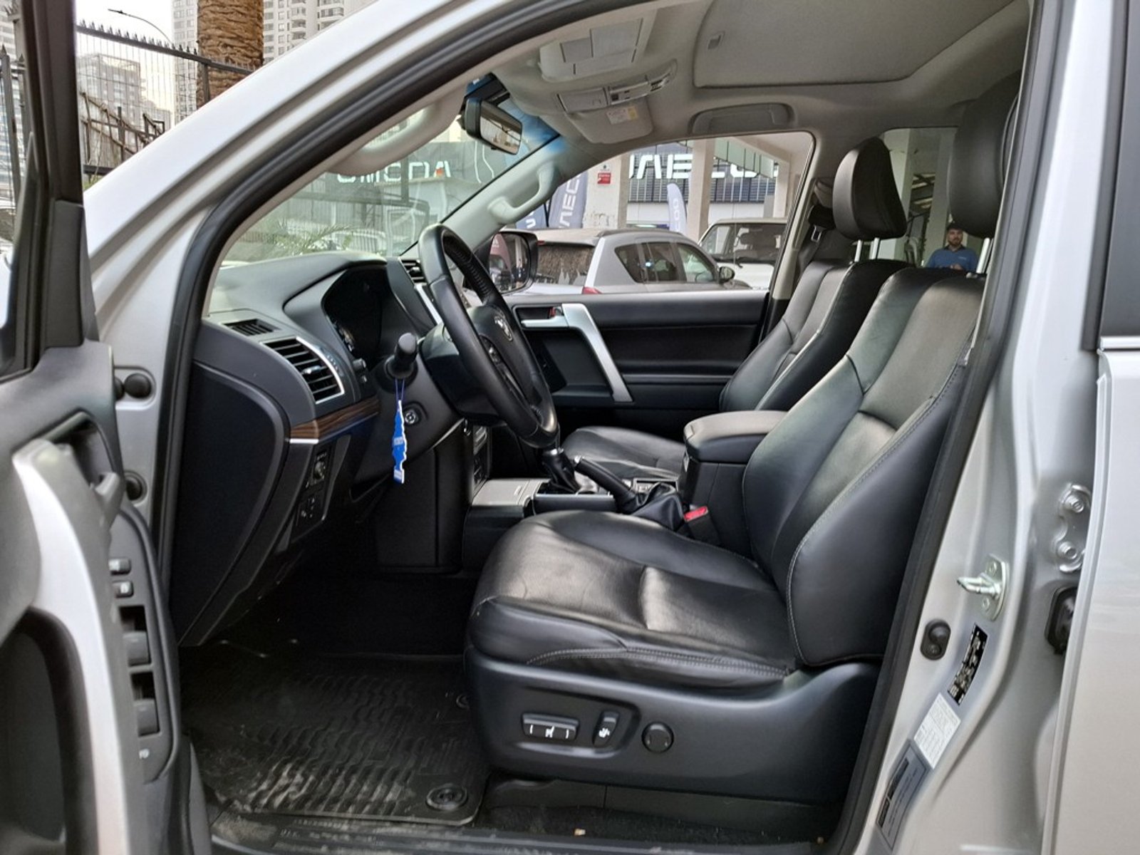 TOYOTA LAND CRUISER PRADO 4X4 4.0 AT 2023 - Imagen 13 de 20