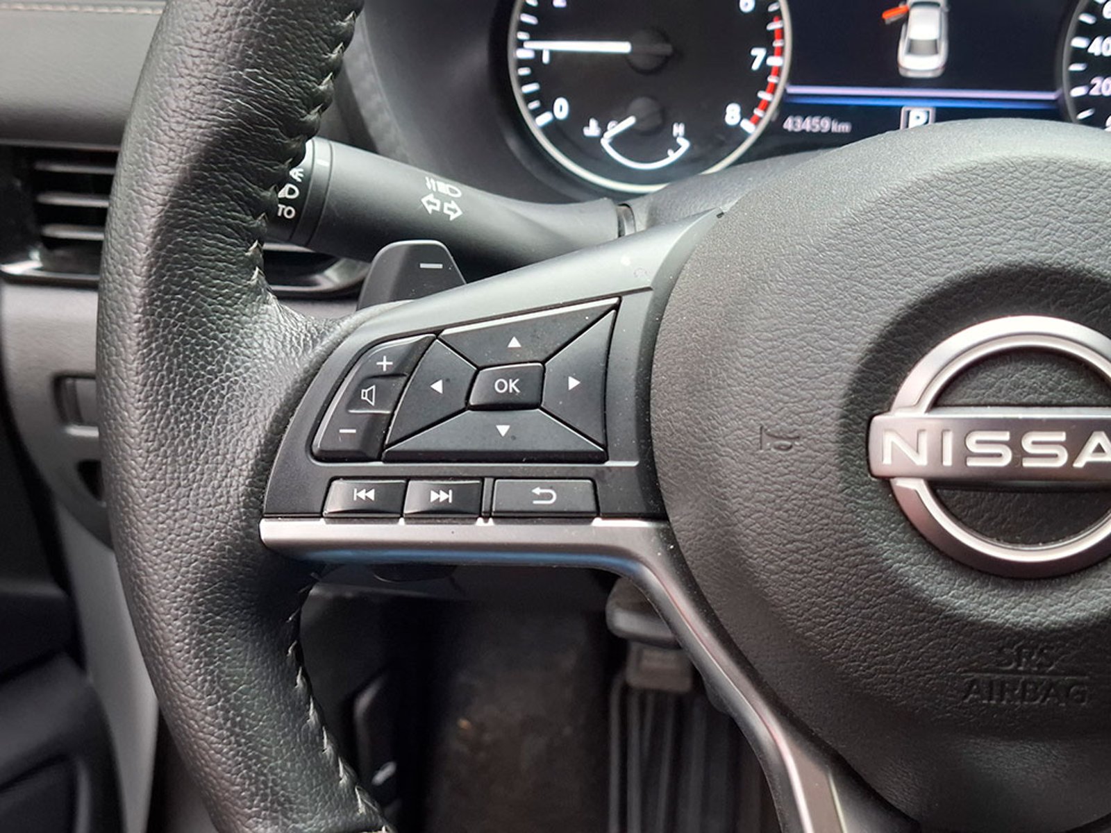 Nissan SENTRA 2.0 ADVANCE 2025 - Imagen 14 de 18
