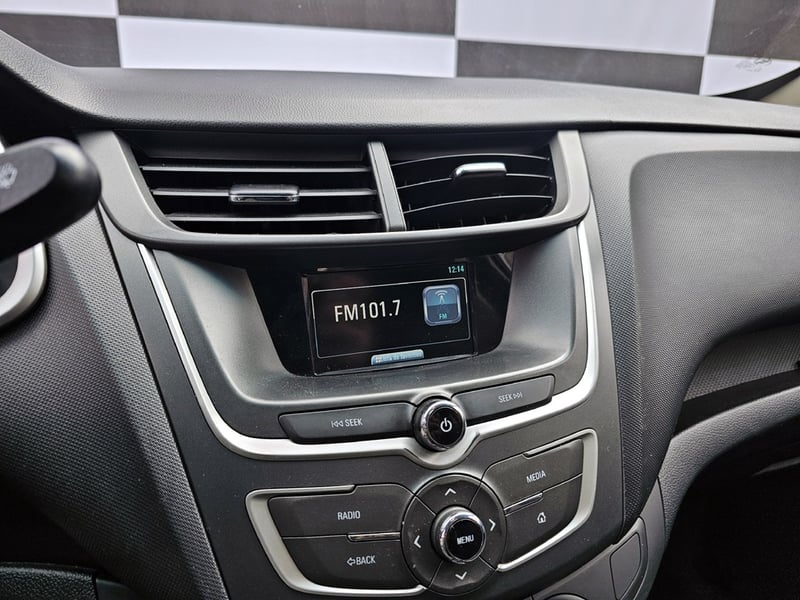 Chevrolet SAIL MT 2021 - Imagen 16 de 20