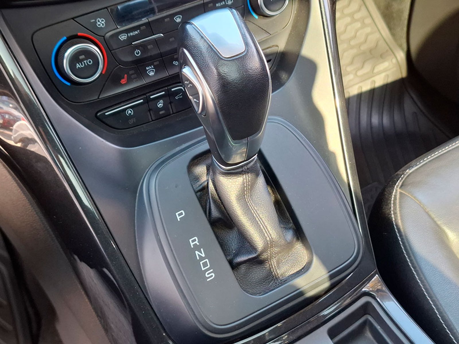 FORD ESCAPE TITANIUM 4X4 2.0 AUT 2020 - Imagen 20 de 20