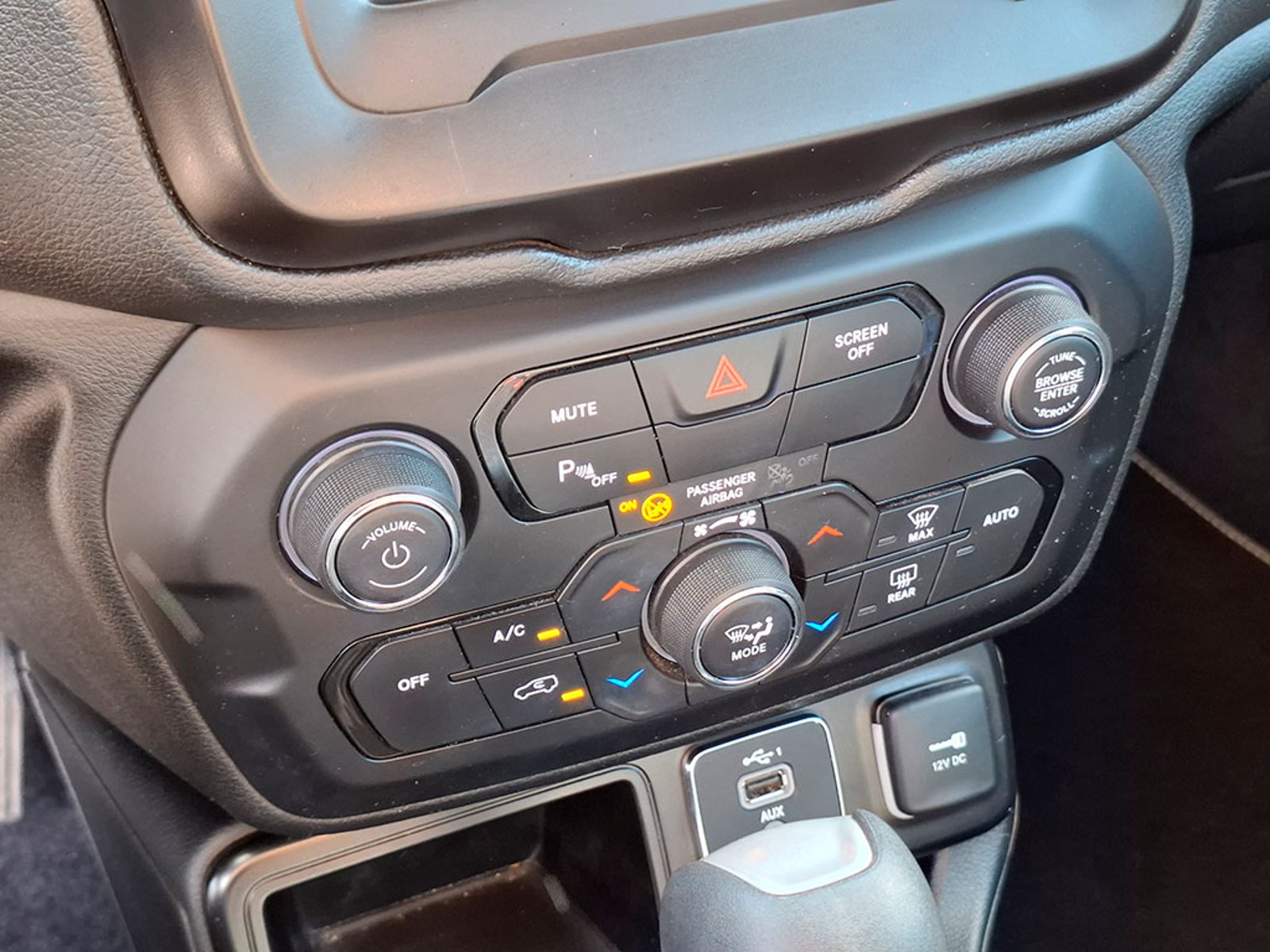 JEEP RENEGADE 1.8 SPORT LX 2023 - Imagen 19 de 20