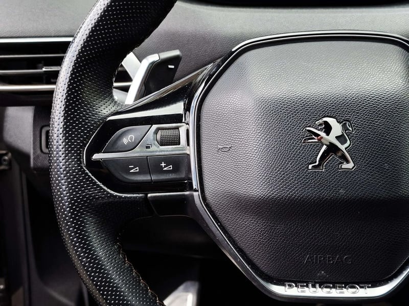 Peugeot 3008 1.6 2022 - Imagen 17 de 20