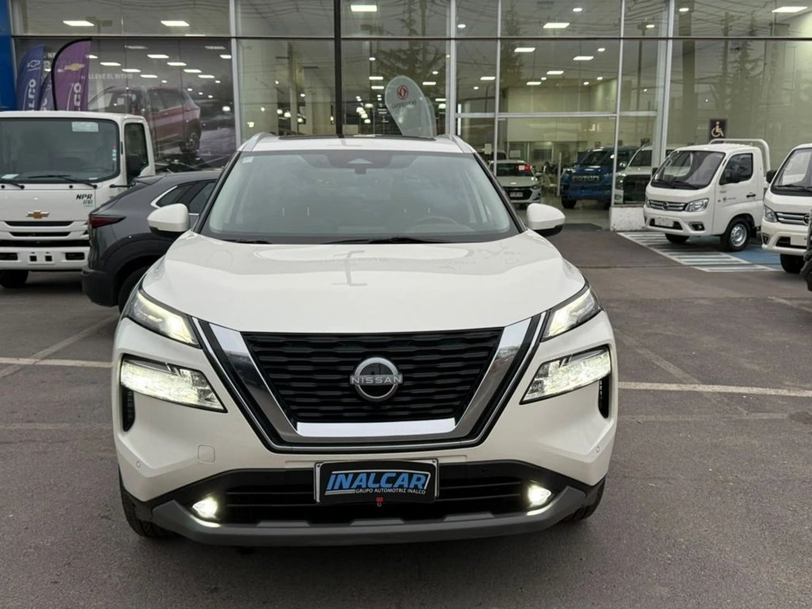 Nissan X-TRAIL 4X2 7P CVT 2.5 2023 - Foto 2 de 19