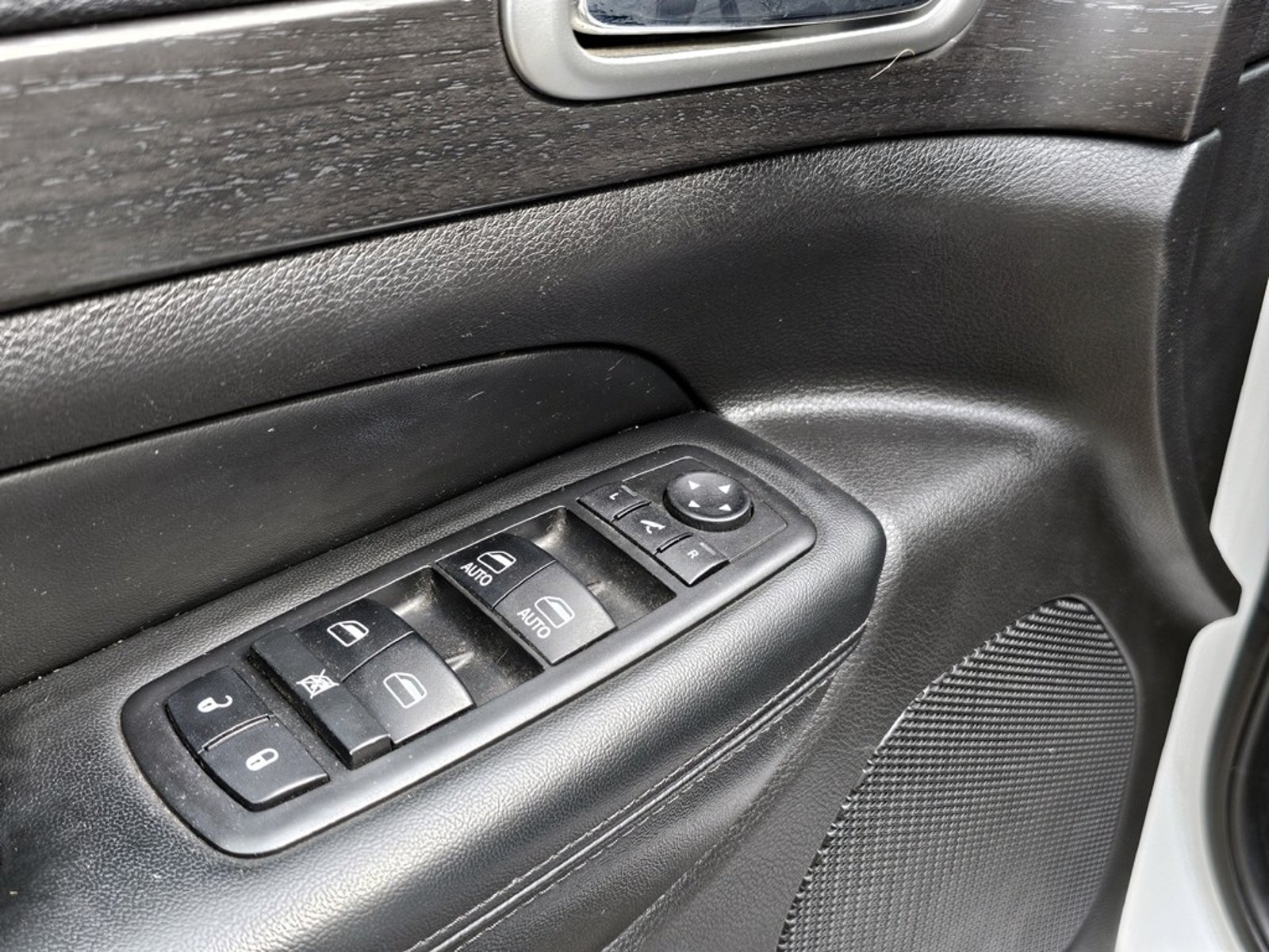 Jeep GRAND CHEROKEE LAREDO 3.6 2018 - Imagen 10 de 20