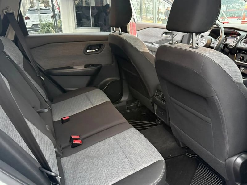 Nissan X-TRAIL 4X2 7P CVT 2.5 2023 - Imagen 18 de 19