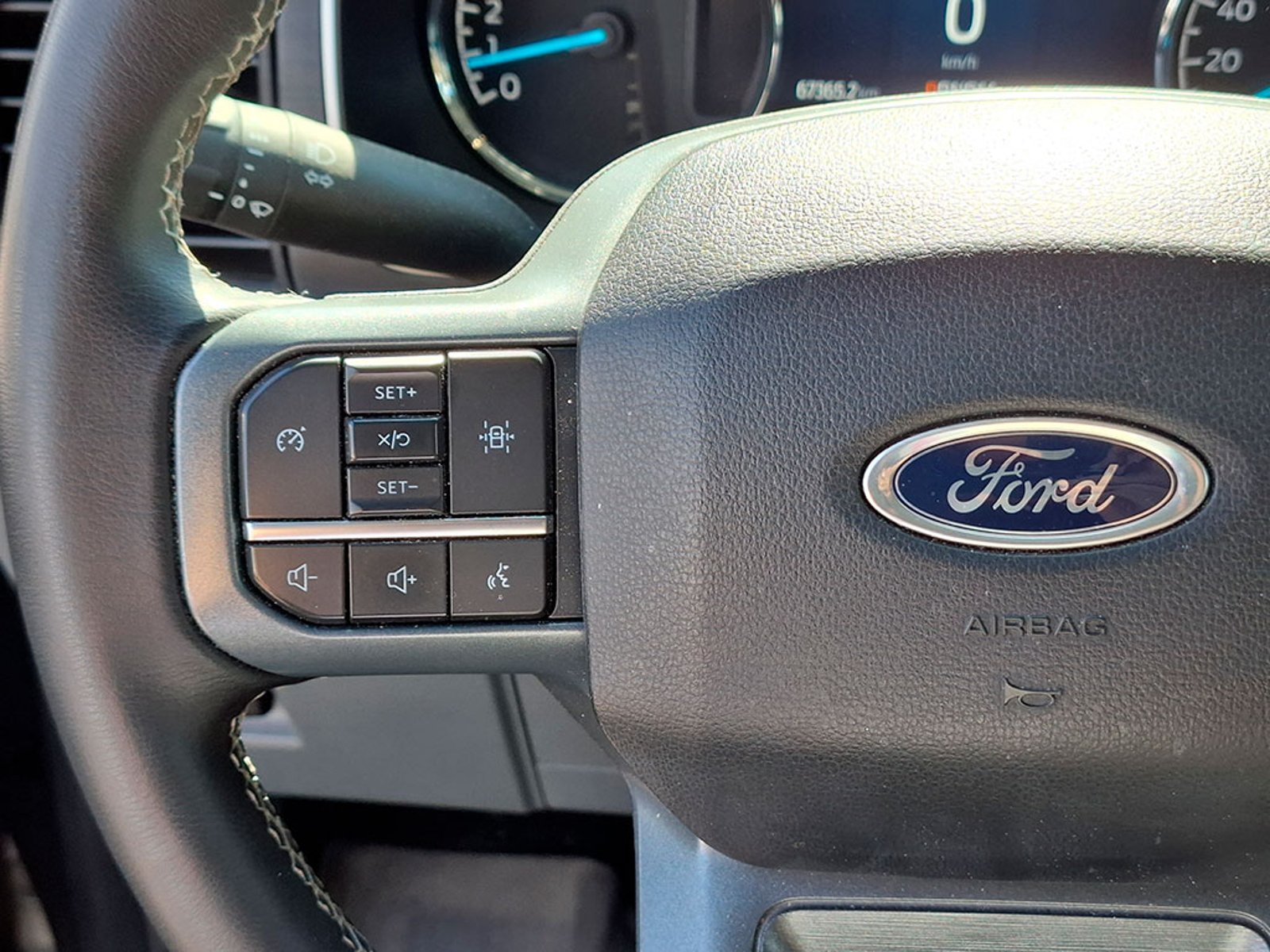 FORD F-150 5.0 XLT 2024 - Imagen 15 de 20