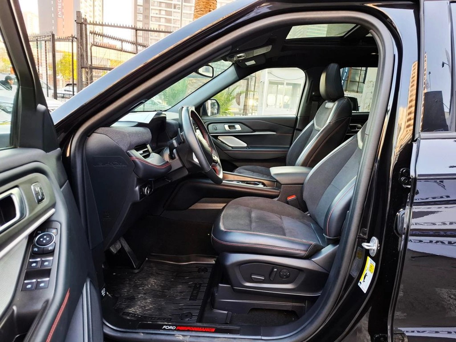 FORD EXPLORER ST 4X4 3.0 AUT 2025 - Imagen 13 de 20