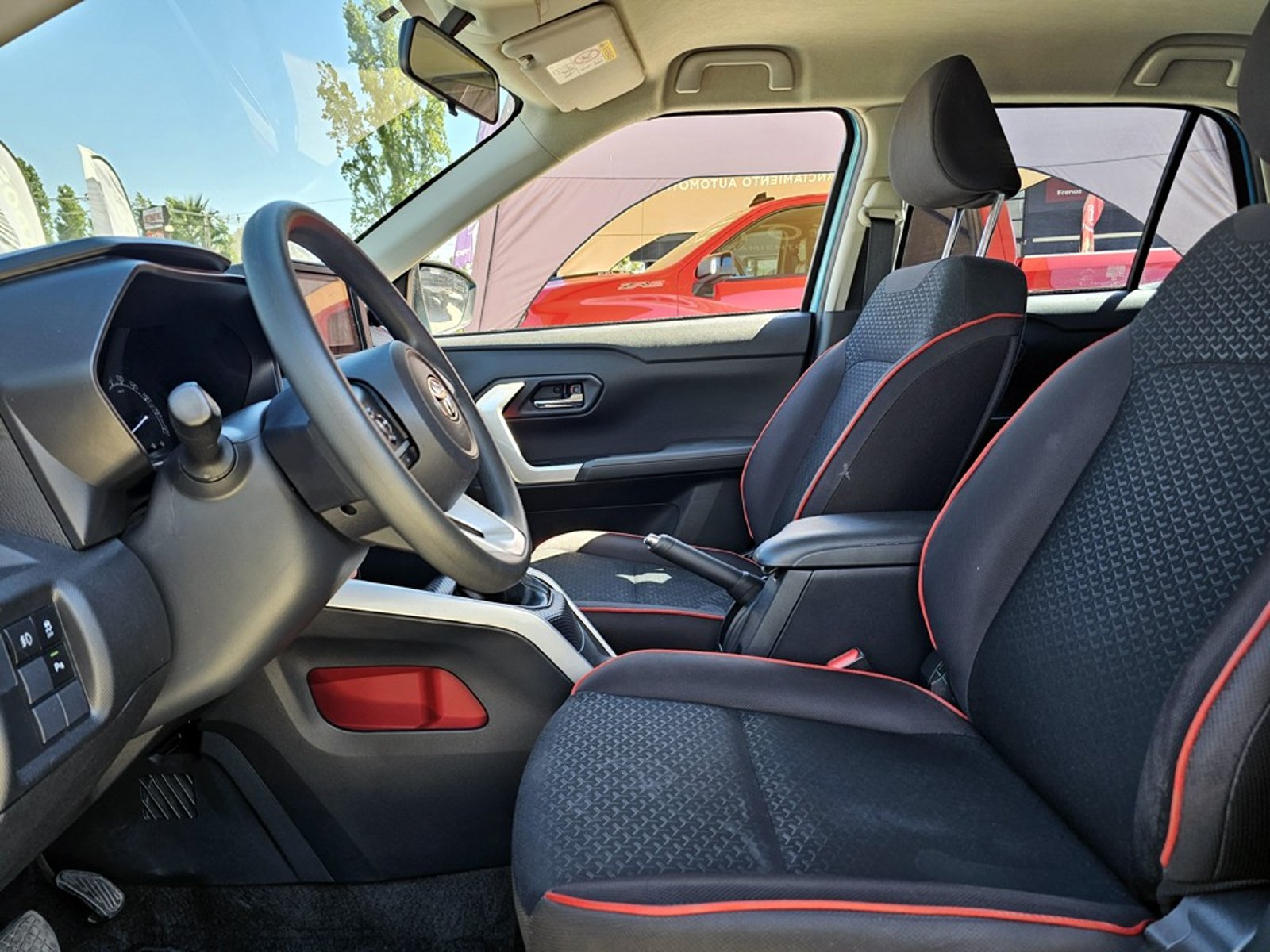TOYOTA RAIZE 1.2 CVT E 2022 - Imagen 13 de 20