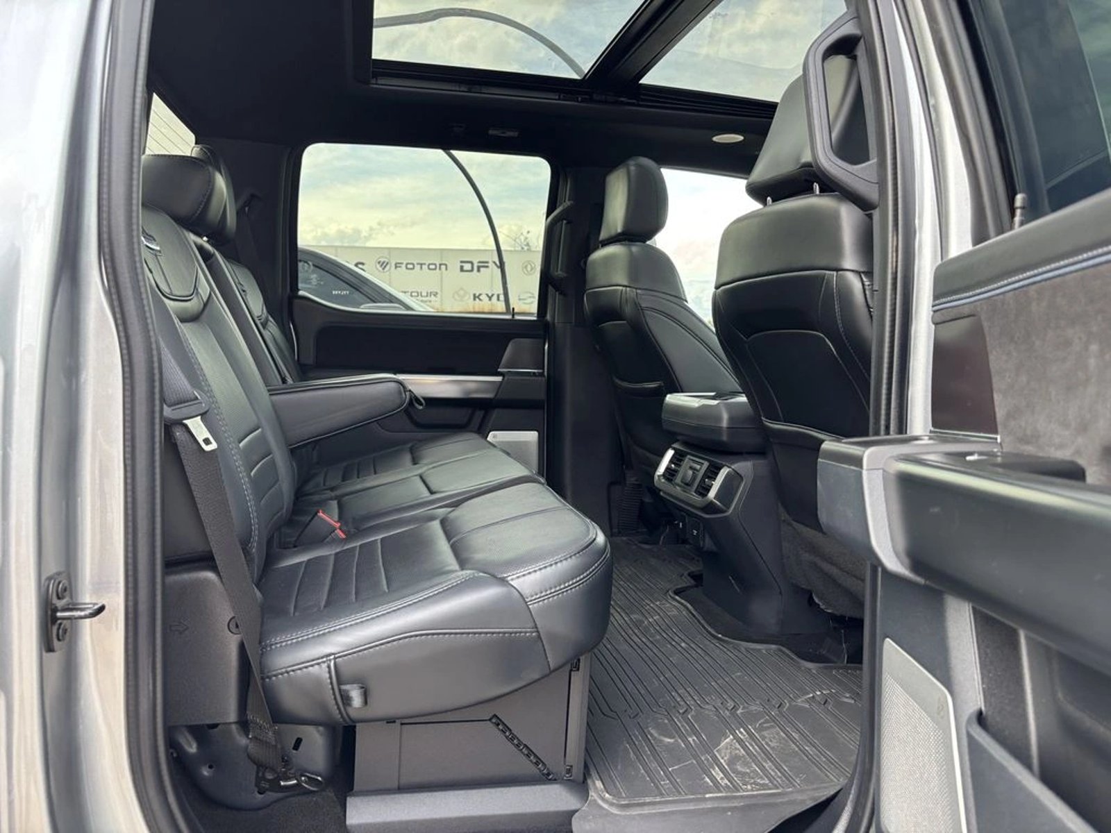 Ford F-150 PLATINUM 2025 - Imagen 9 de 20