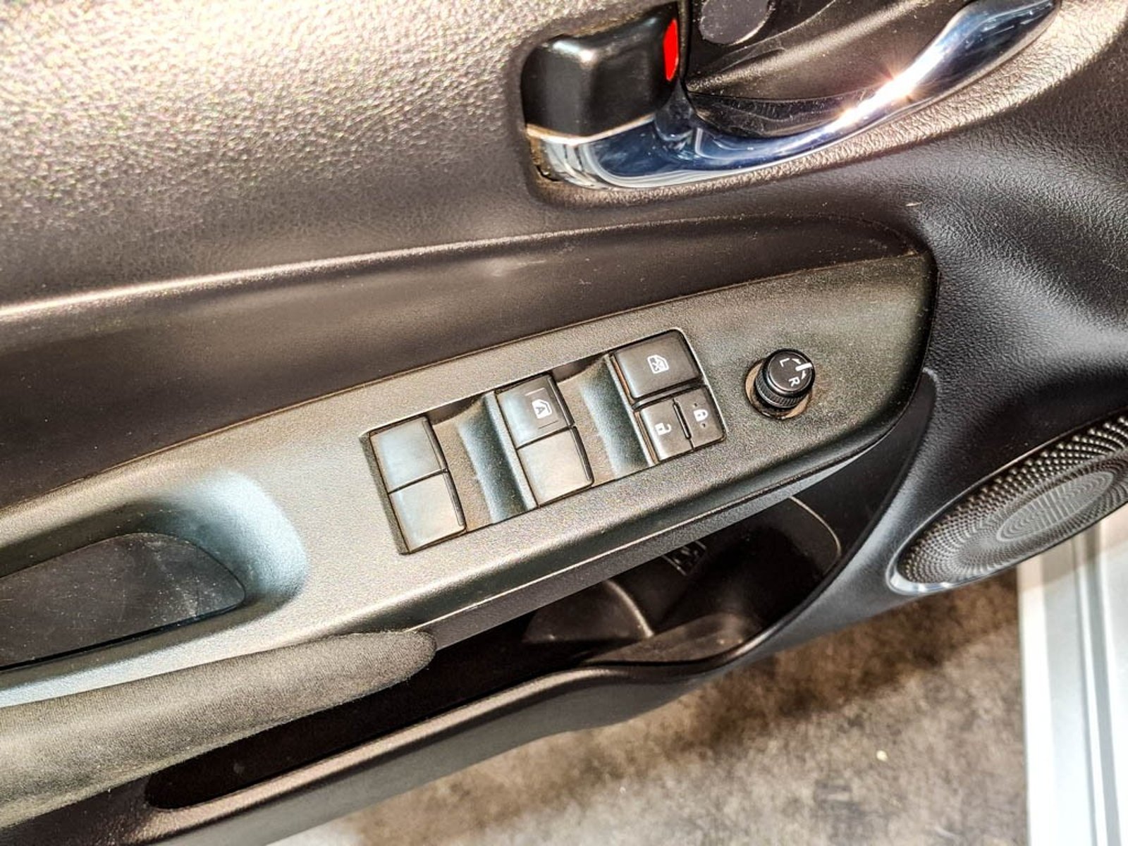 TOYOTA YARIS SEDAN OTTO 1.5 2021 - Imagen 6 de 14