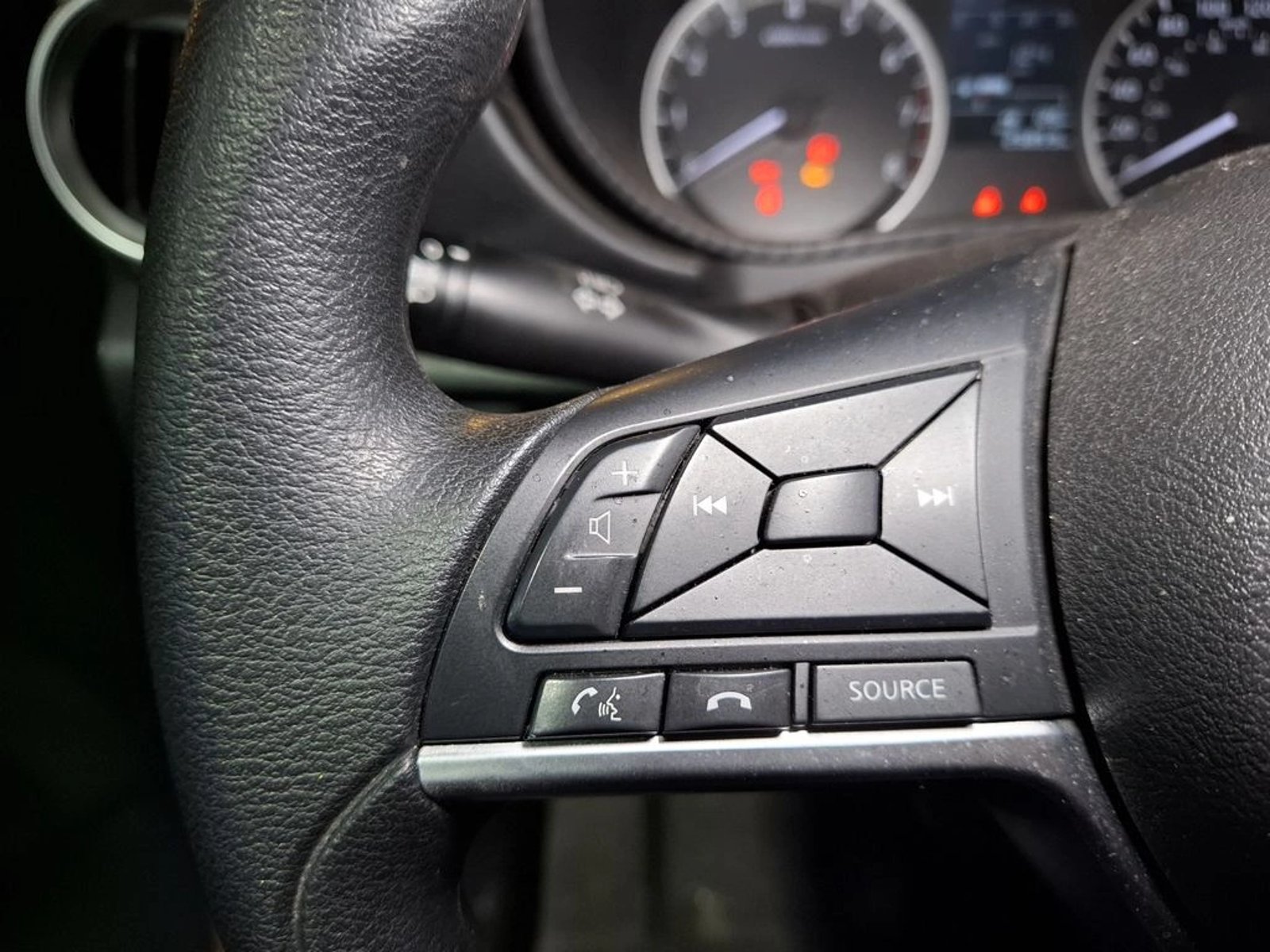 Nissan VERSA MT 1.6 2023 - Imagen 14 de 20