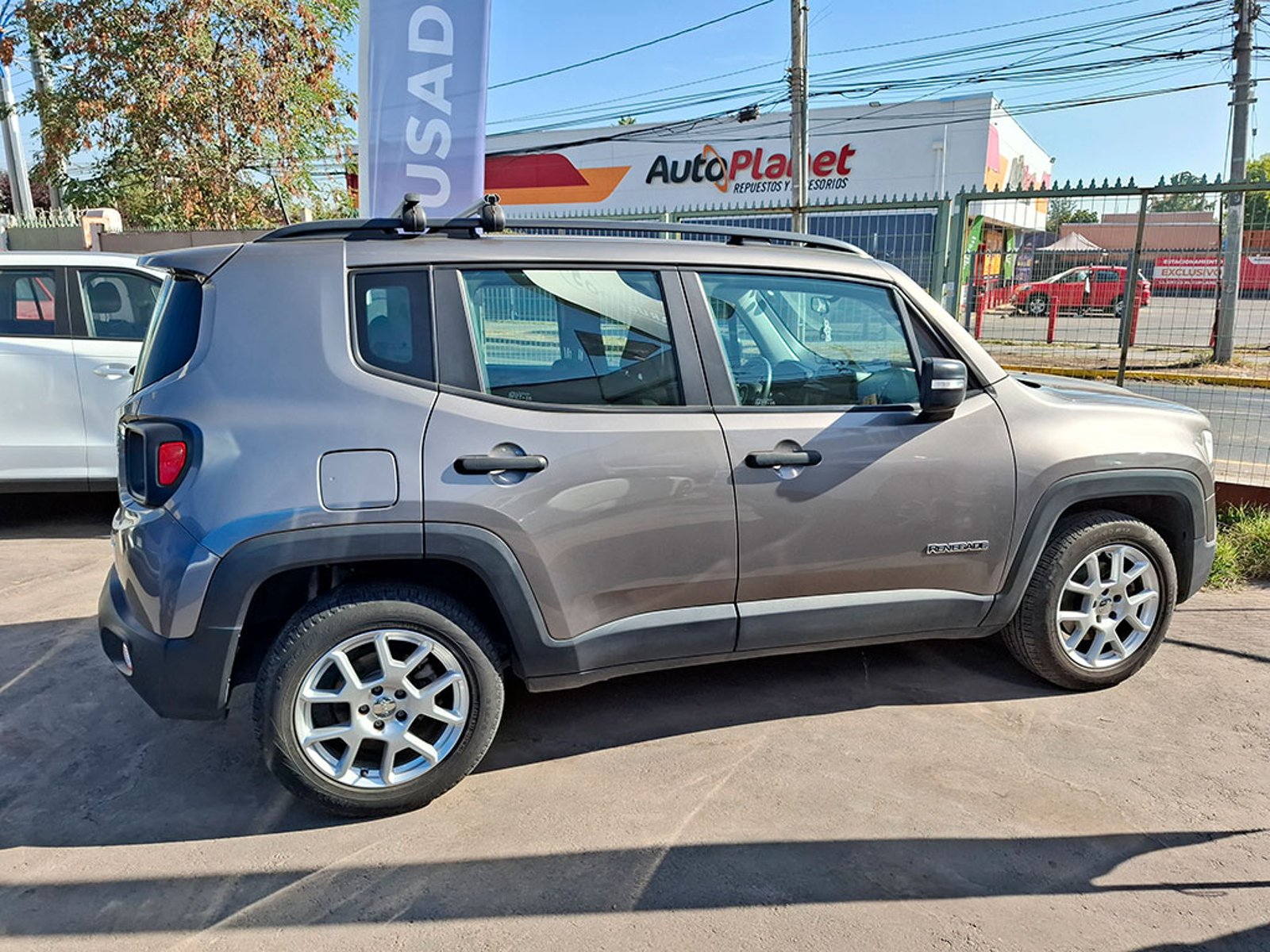 JEEP RENEGADE 1.8 SPORT LX 2023 - Imagen 9 de 20