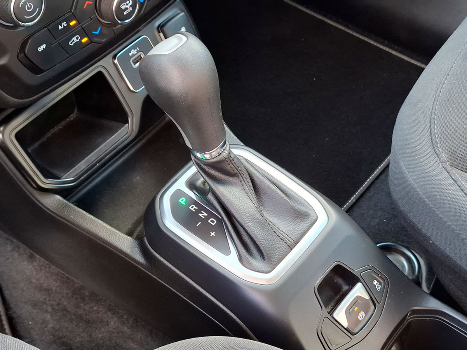JEEP RENEGADE 1.8 SPORT LX 2023 - Imagen 20 de 20