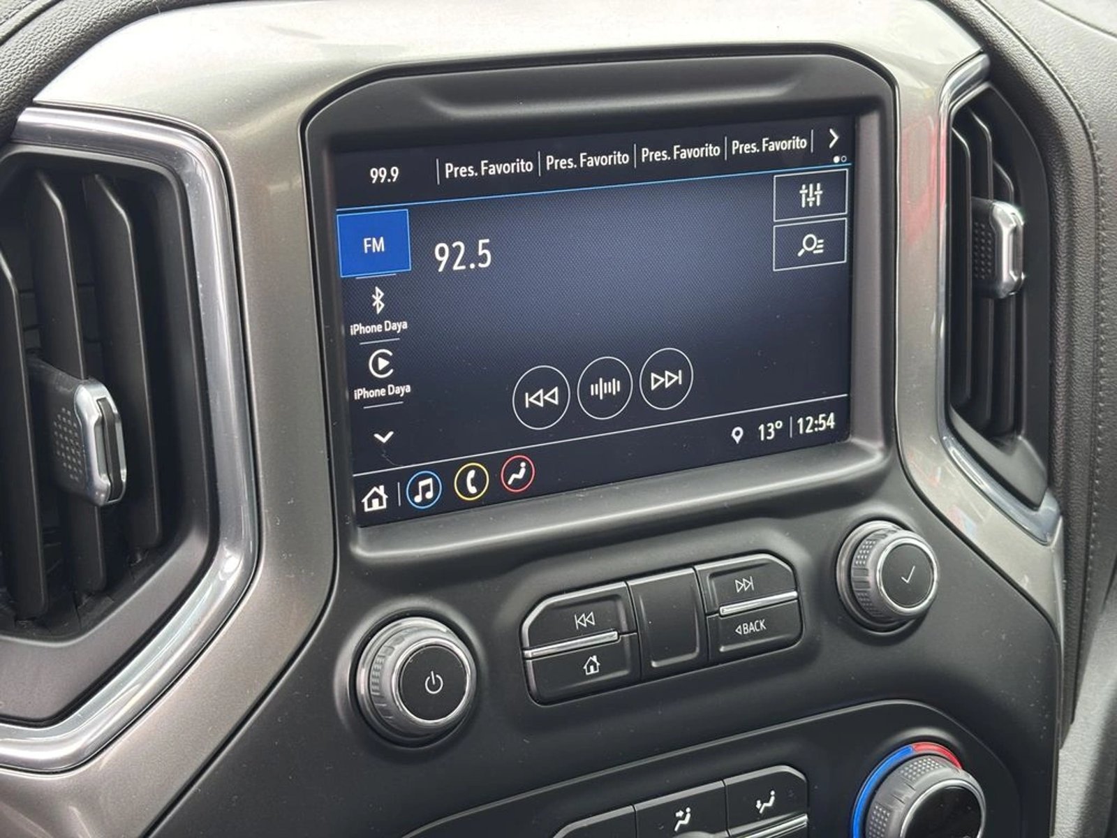Chevrolet SILVERADO 5.3 LT TRAILBOSS Z71 4X4 AT 4P 2022 - Imagen 19 de 20