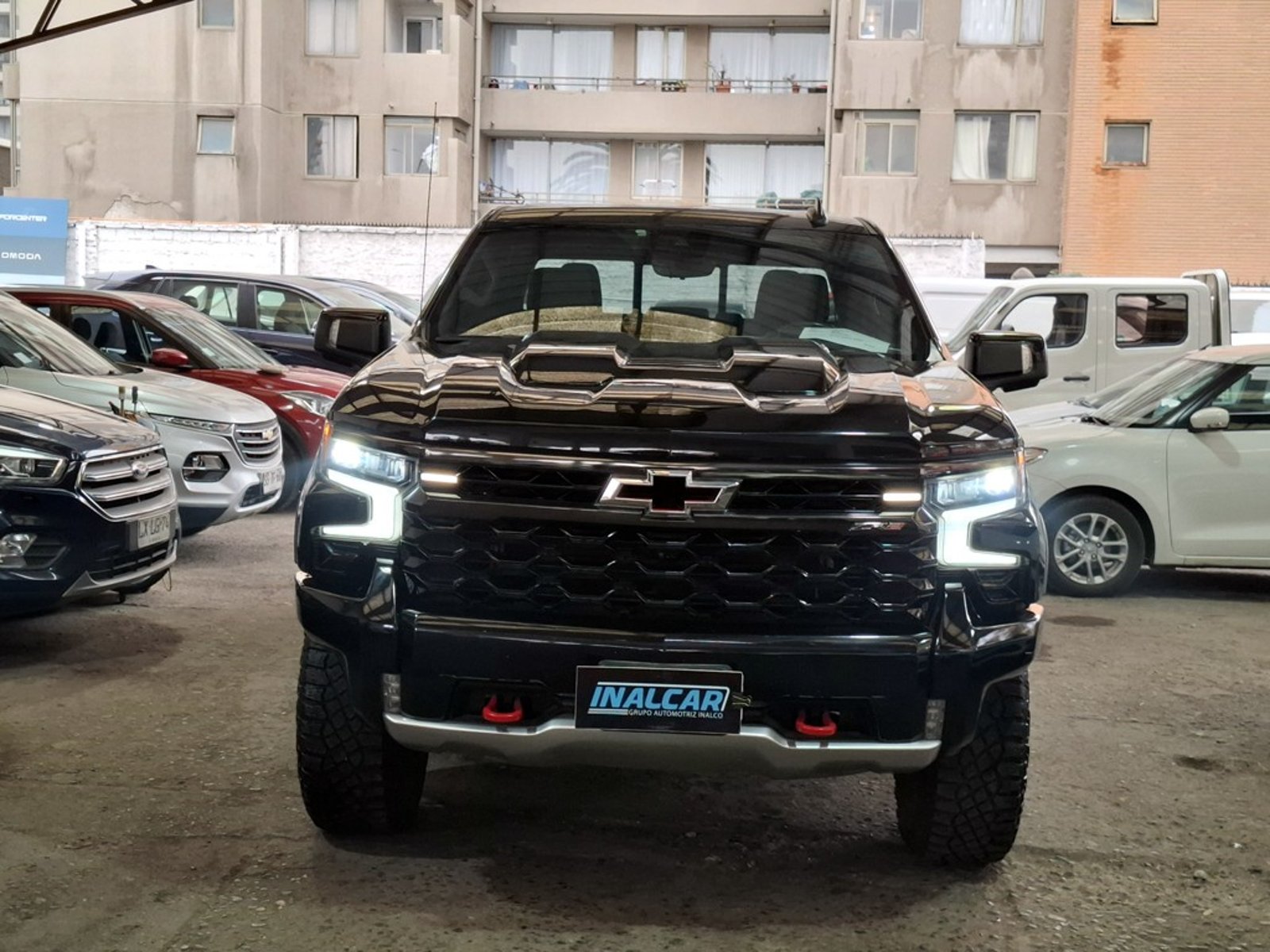 Chevrolet SILVERADO 6.2 ZR2 2024 - Foto 2 de 20