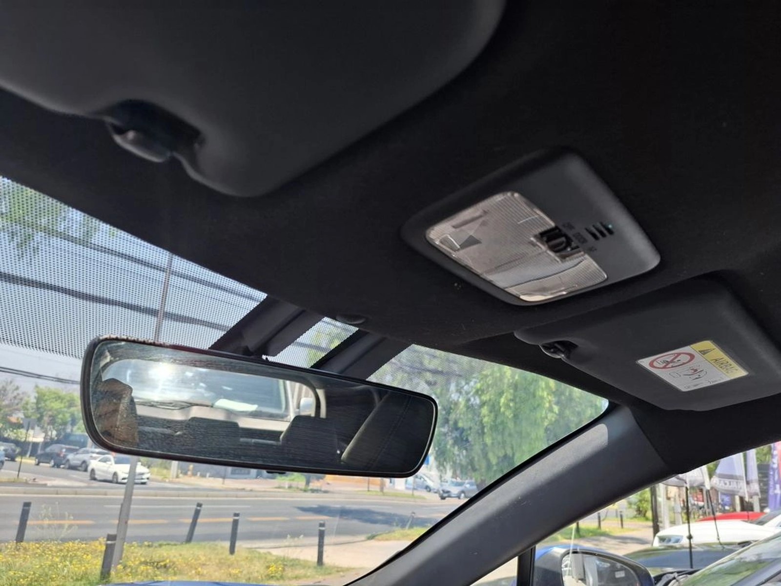 TOYOTA COROLLA CROSS 2.0 AUT 2023 - Imagen 17 de 19