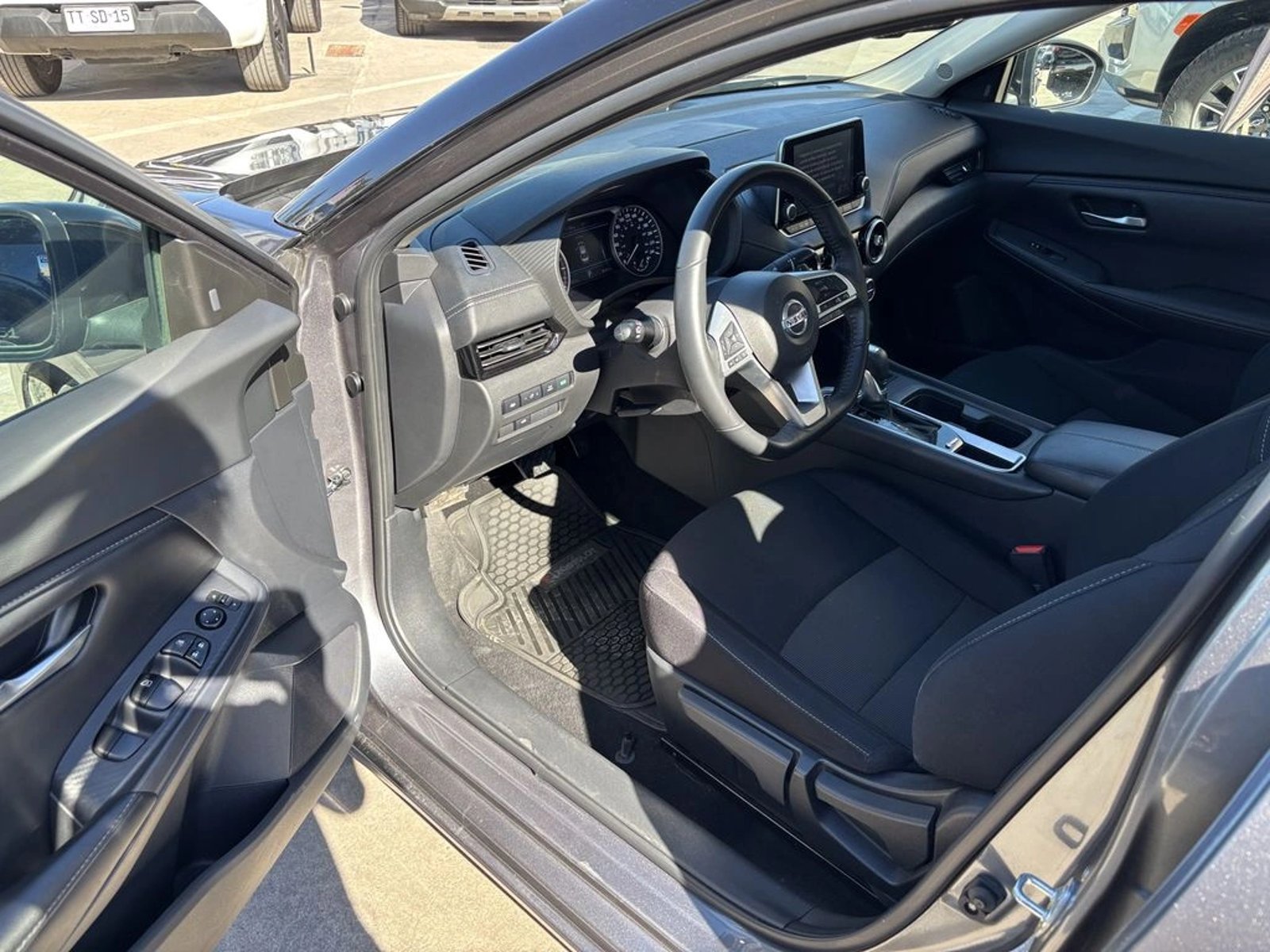 NISSAN SENTRA SENTRA B18 CVT 2.0 AUT 2022 - Imagen 14 de 20