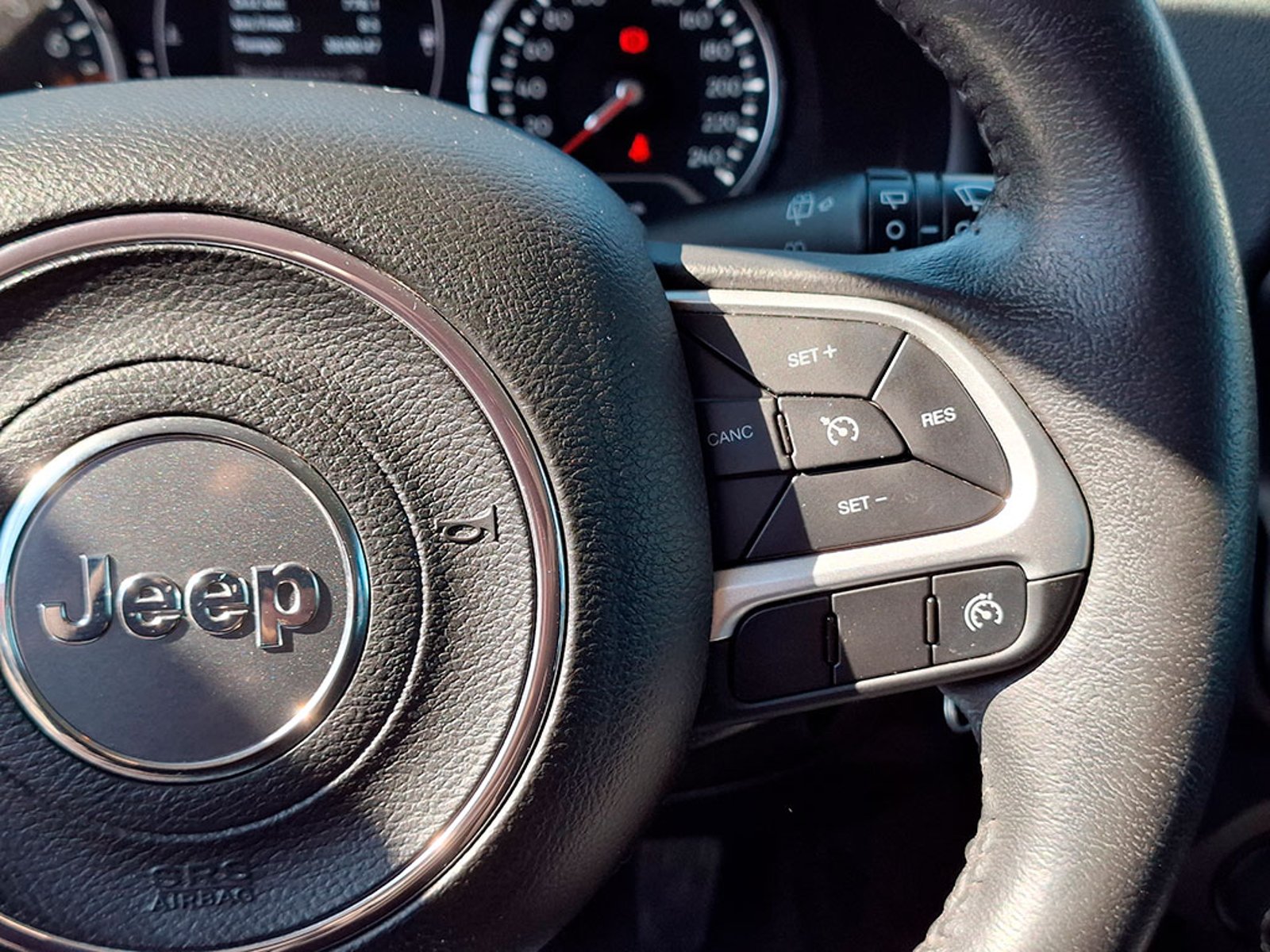 Jeep RENEGADE 1.8 SPORT LX 2023 - Imagen 15 de 20