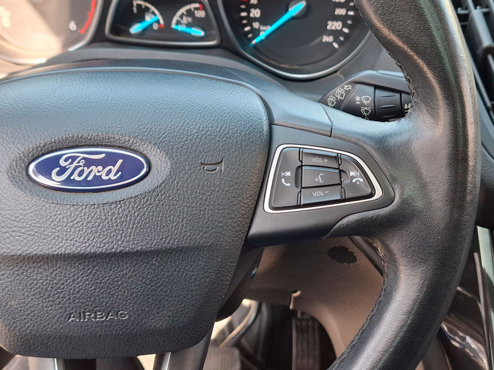FORD ESCAPE TITANIUM 4X4 2.0 AUT 2020 - Imagen 15 de 20