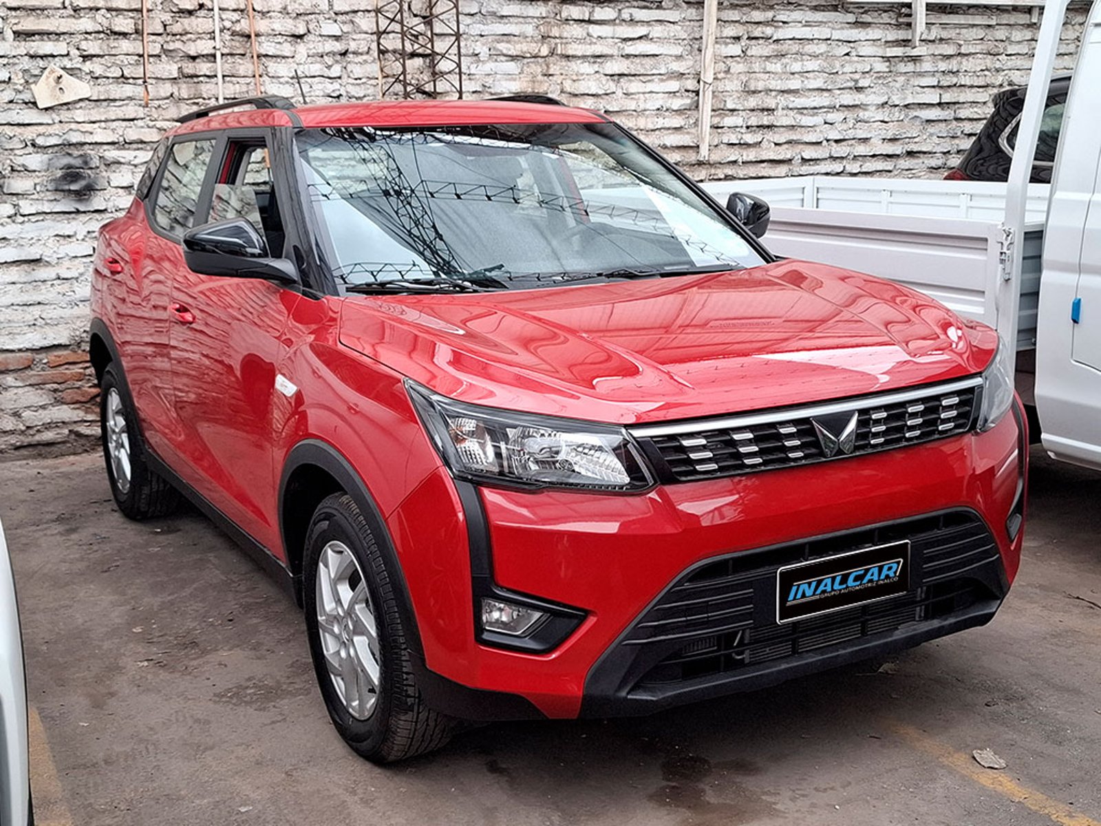 Mahindra XUV 300 . 2026 - Imagen 3 de 17