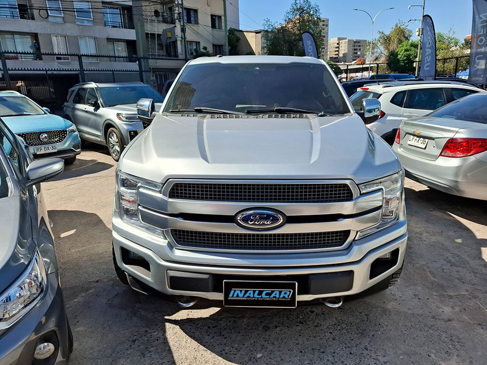 Ford F-150 PLATINUM 4X4 3.5 AUT 2020 - Foto 2 de 20